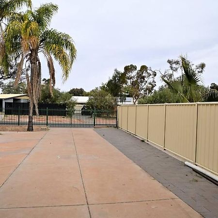 Spacious Studio In Alicesprings Queenbed+Ksairbed Алис Спрингс Екстериор снимка